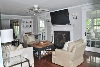 408 Riverside Ave in Westport, CT - Building Photo - Building Photo