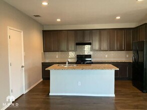 9038 Gibbons Trace in San Antonio, TX - Foto de edificio - Building Photo