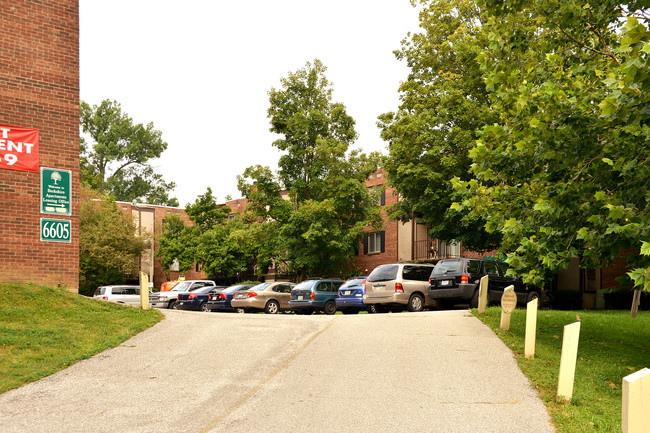 Berkshire Apartments in Cincinnati, OH - Building Photo - Building Photo