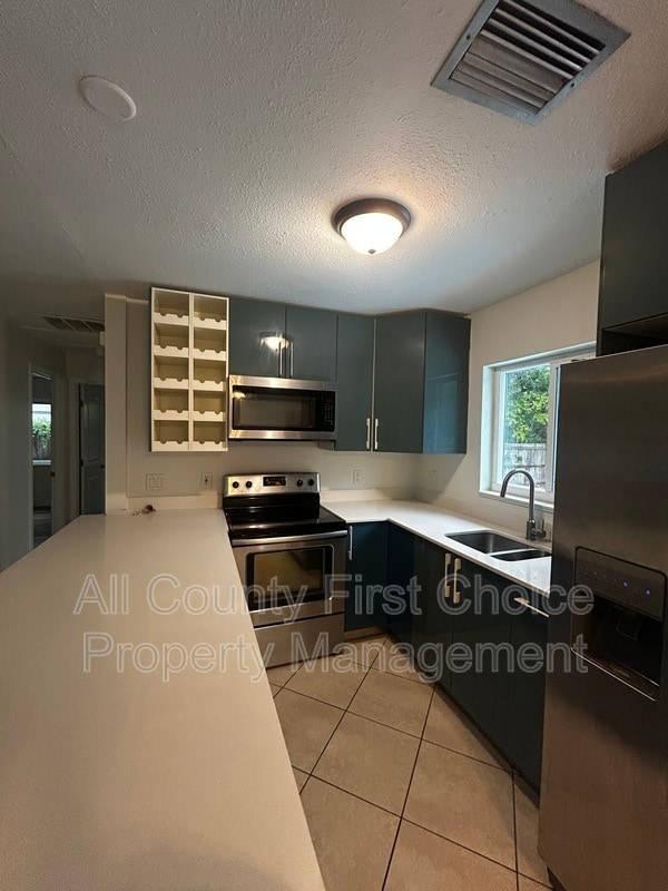 9369 93rd Ave in Seminole, FL - Building Photo - Building Photo