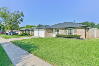 3205 Brookhurst Ln in Deer Park, TX - Building Photo - Building Photo