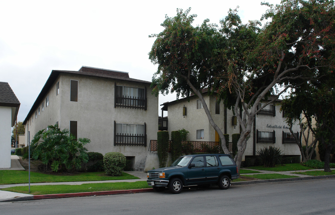 Estrellita Arms in Los Alamitos, CA - Building Photo