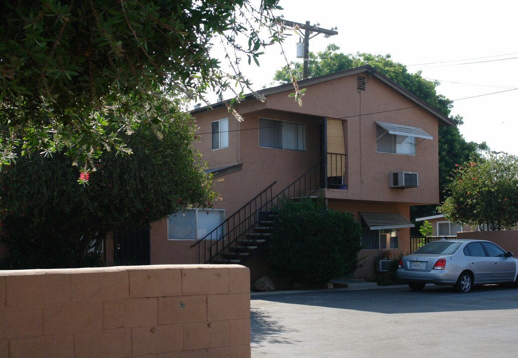 803 3rd St in El Cajon, CA - Foto de edificio