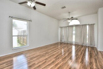 3007 Crystal Cove in Taylor, TX - Building Photo - Building Photo