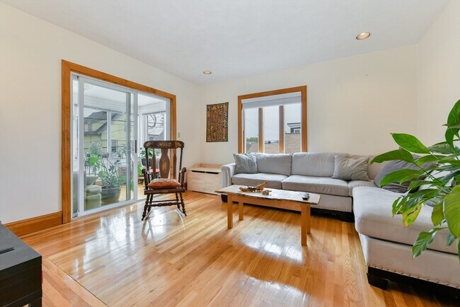 property at 33 Farragut Ave