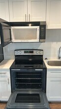 141 NW 16th Ave-Unit -17 in Miami, FL - Building Photo - Building Photo