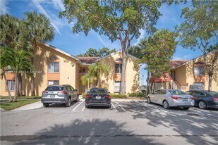 1155 Coral Club Dr in Coral Springs, FL - Building Photo