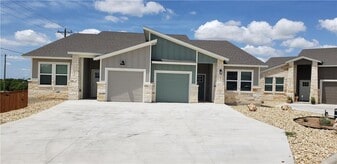 100 Everett Ct in Jarrell, TX - Building Photo