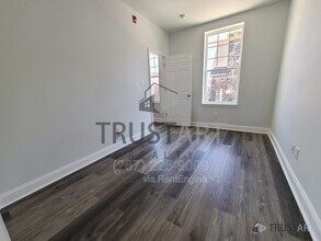 4732 Longshore Ave in Philadelphia, PA - Building Photo - Building Photo