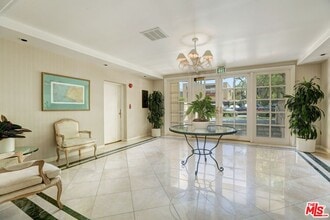 435 Arnaz Dr in Los Angeles, CA - Building Photo - Building Photo