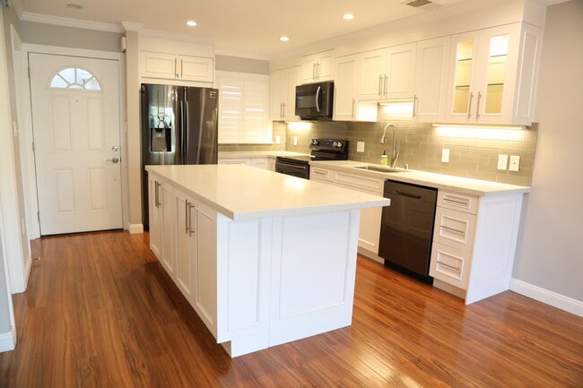 property at 1117 Bismarck Ln