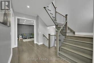 1343 Upper Thames Dr in Woodstock, ON - Building Photo - Building Photo