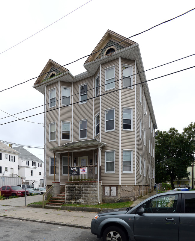 220 Phillips Ave in New Bedford, MA - Building Photo - Building Photo