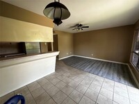 2201 N Grand Blvd, Unit 10 in Pearland, TX - Building Photo - Building Photo