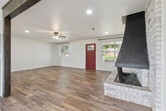 2328 S Krowse Ave in Del City, OK - Building Photo - Building Photo
