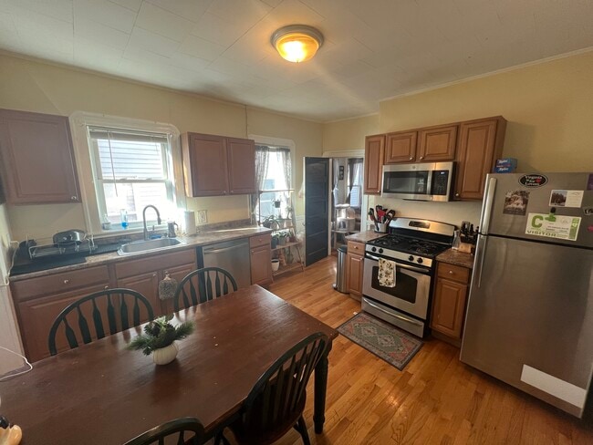 294 Highland Ave, Unit 2