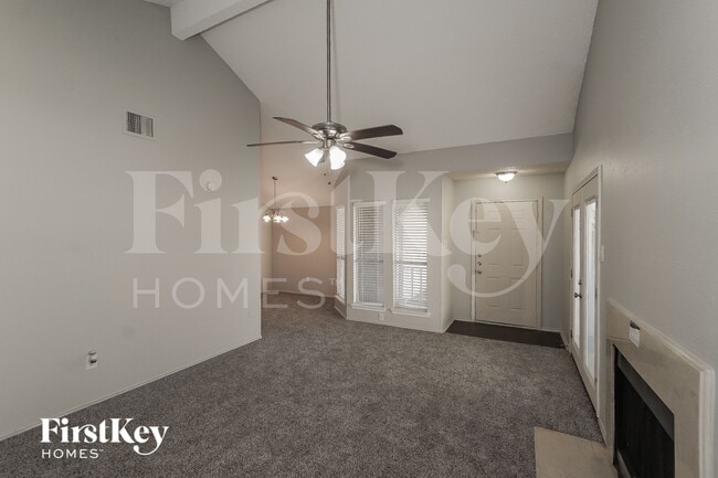 17542 Northhagen Dr in Houston, TX - Foto de edificio - Building Photo