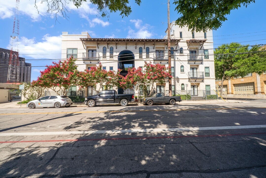 225 Lexington Ave in San Antonio, TX - Foto de edificio