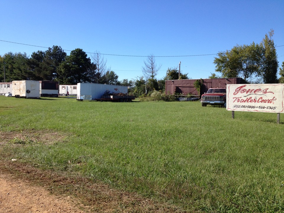 28611 Highway 51 in Como, MS - Building Photo