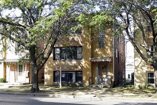 2644 N Laramie Ave in Chicago, IL - Building Photo