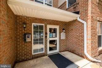 3820 Lightfoot St, Unit 421 in Chantilly, VA - Building Photo - Building Photo