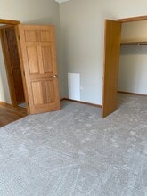 3991 Whiting Ln in Rochester, MN - Building Photo - Building Photo