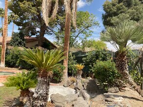 34220 Linda Way in Cathedral City, CA - Foto de edificio - Building Photo