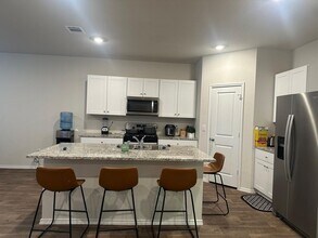 3115 Tule Crk in San Antonio, TX - Foto de edificio - Building Photo