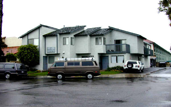 Belinda Circle Apartments in Anaheim, CA - Foto de edificio