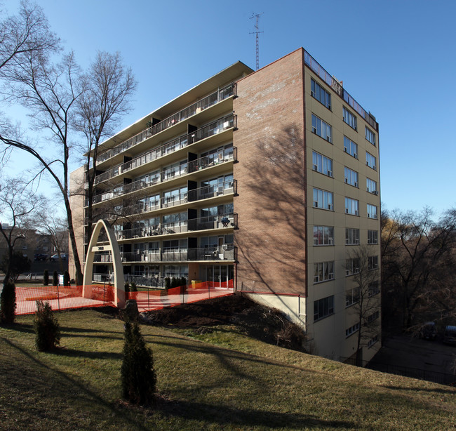 2460 Keele St in Toronto, ON - Building Photo - Primary Photo