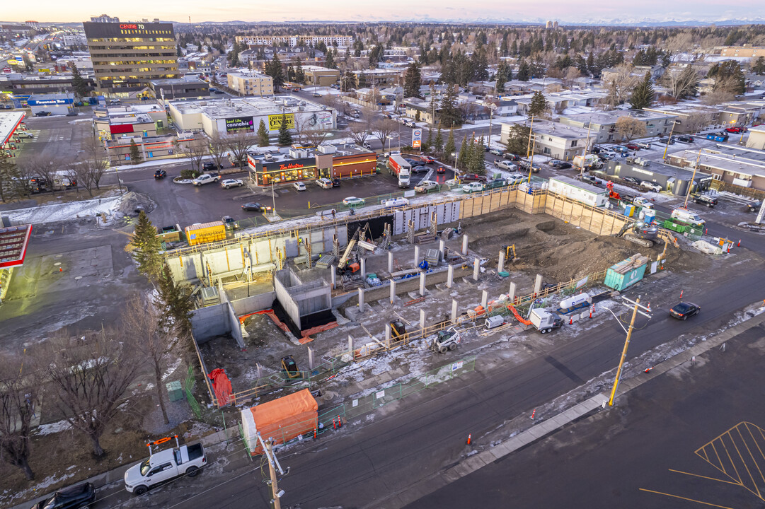 Kings Landing in Calgary, AB - Building Photo