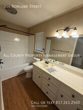 304 N Rowland Ave in Stephenville, TX - Building Photo - Building Photo