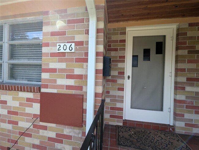 206 12th Ave N in St. Petersburg, FL - Foto de edificio - Building Photo