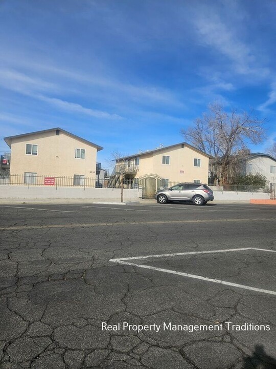 2541 Diamond St in Rosamond, CA - Building Photo