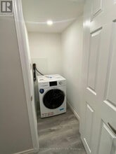 142 Maguire Rd in Newmarket, ON - Building Photo - Building Photo