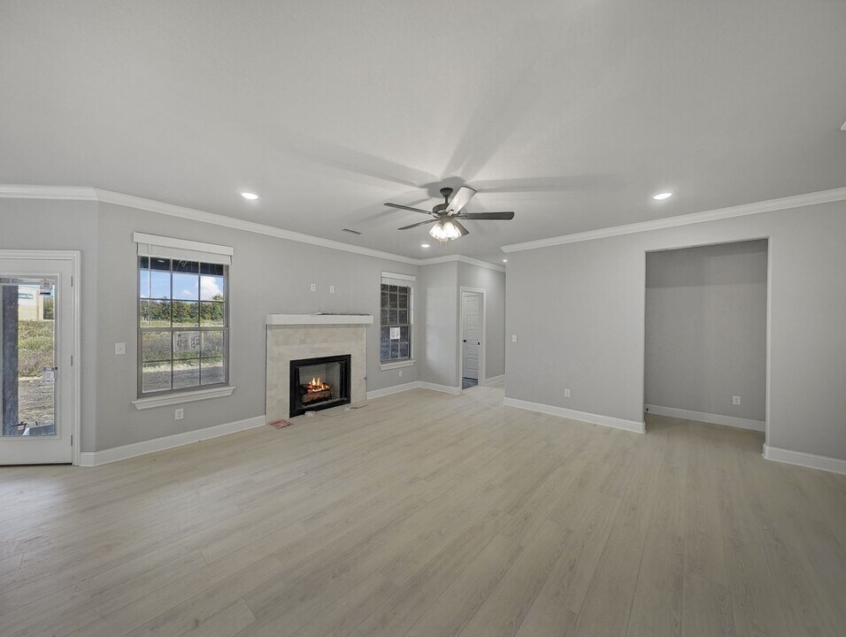 257 Vicks Cir in Centerton, AR - Building Photo