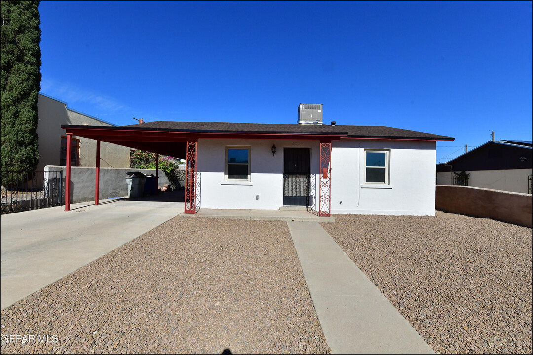 3325 Harrison Ave in El Paso, TX - Foto de edificio