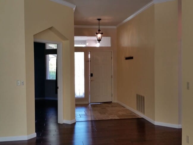 100 Wessex Way in Folsom, CA - Building Photo - Building Photo