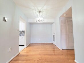 6936 Hanover Pky, Unit 301 in Greenbelt, MD - Building Photo - Building Photo