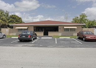 501 NW 34th Ct in Pompano Beach, FL - Building Photo - Building Photo