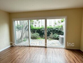 2163 Mendocino Blvd in San Diego, CA - Foto de edificio - Building Photo