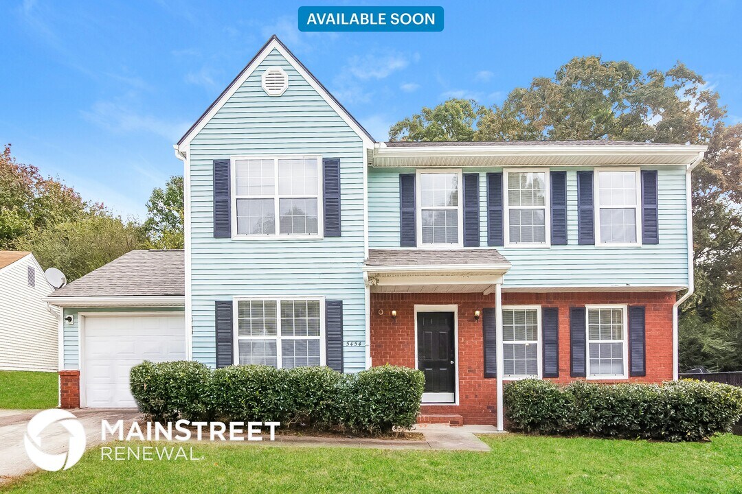 5454 Northcut Dr in Atlanta, GA - Building Photo