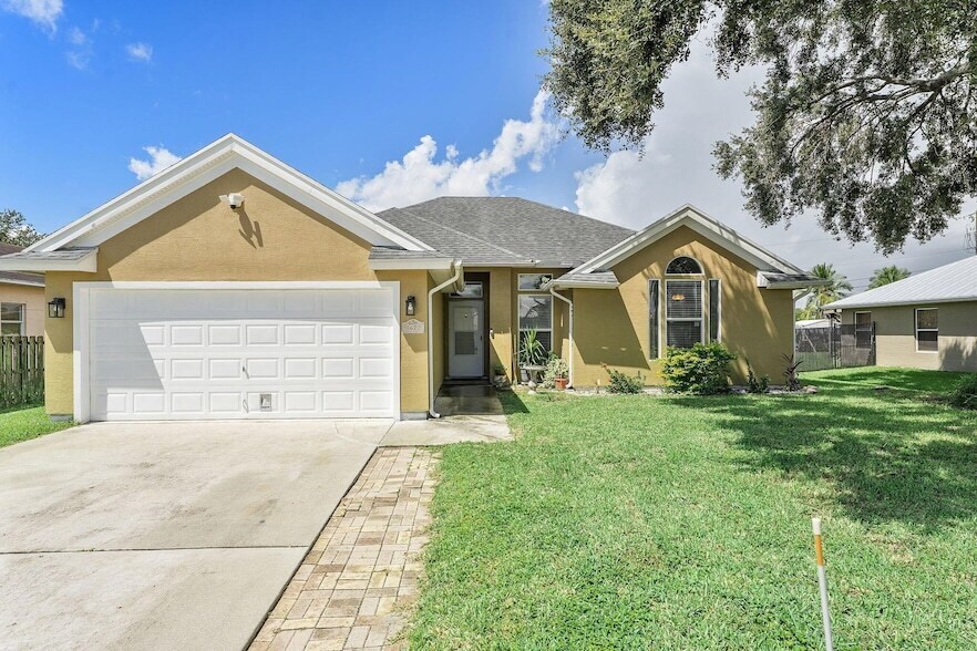 1622 SW Realty St, Unit 5501 in Port St. Lucie, FL - Building Photo