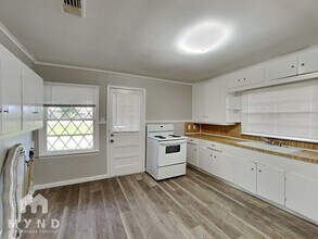 302 Mc Cartney Blvd in Texarkana, TX - Building Photo - Building Photo