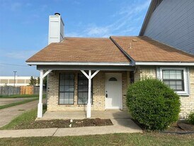 2110 Stone Moss Ln in Grapevine, TX - Building Photo