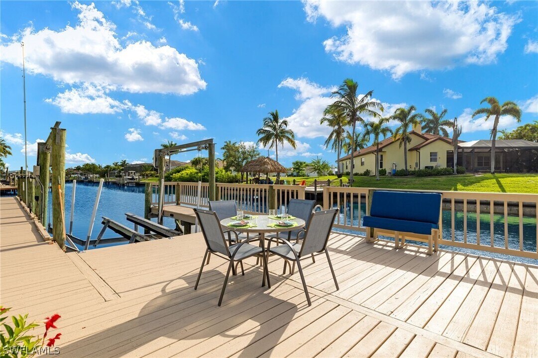 3433 SW 27th Ave in Cape Coral, FL - Building Photo