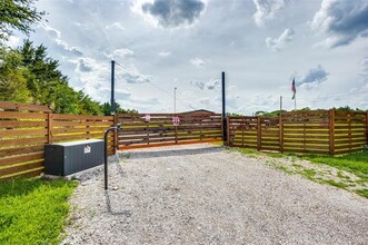 639 Co Rd 2275 in Telephone, TX - Building Photo - Building Photo