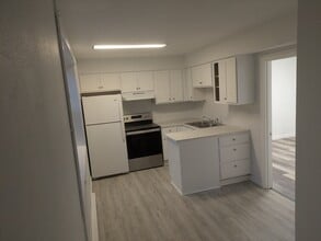 502 W Market St, Unit 101 in Panora, IA - Foto de edificio - Building Photo