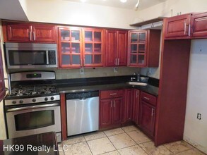 648 South St in Philadelphia, PA - Building Photo - Building Photo