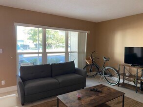 3200 NE 10th St, Unit 5 in Pompano Beach, FL - Foto de edificio - Building Photo